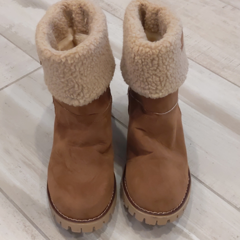 Brand New tan boots.